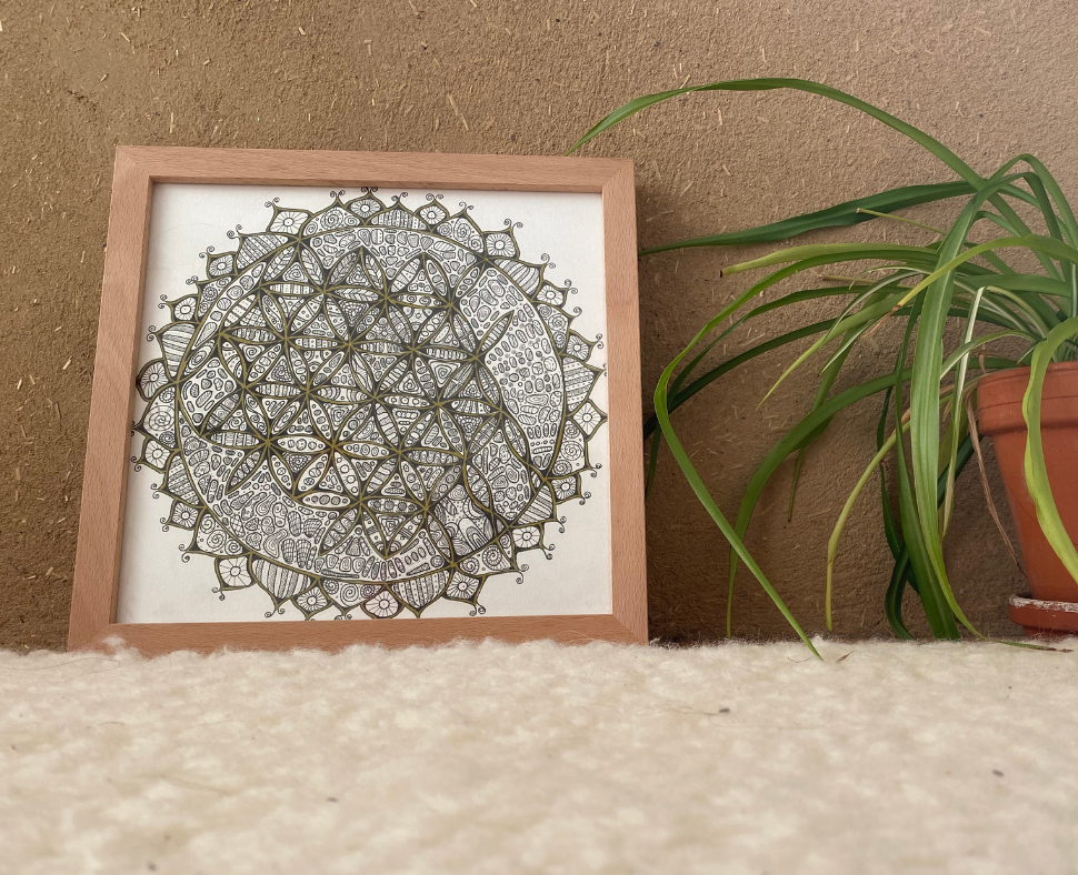 "Lebendigkeit des Lebens" - schwarz-weiß-gold Mandala im hochwertigen Holzrahmen