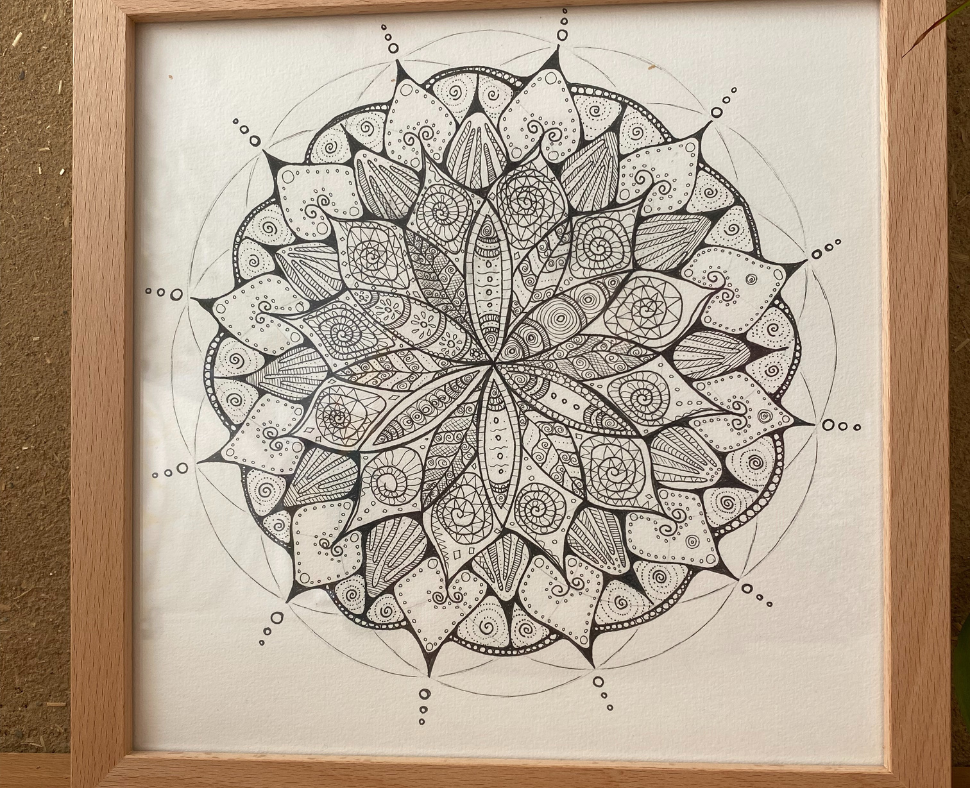 "Thoughts" - schwarz-weiß Mandala im hochwertigen Holzrahmen