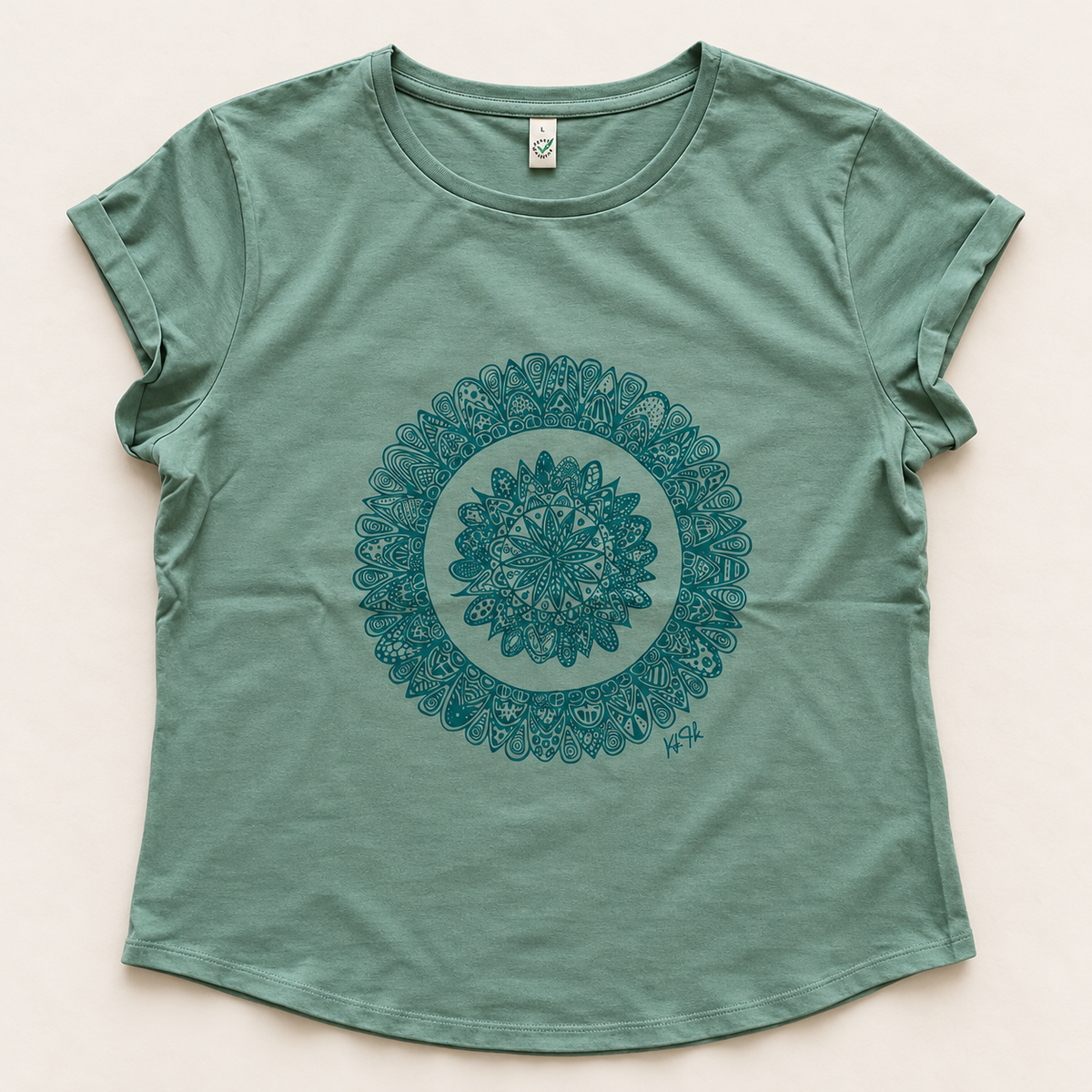 Mandala-Shirt „Lebensfreude“ – Sage Green | Bio-Baumwolle & Glitzertürkis